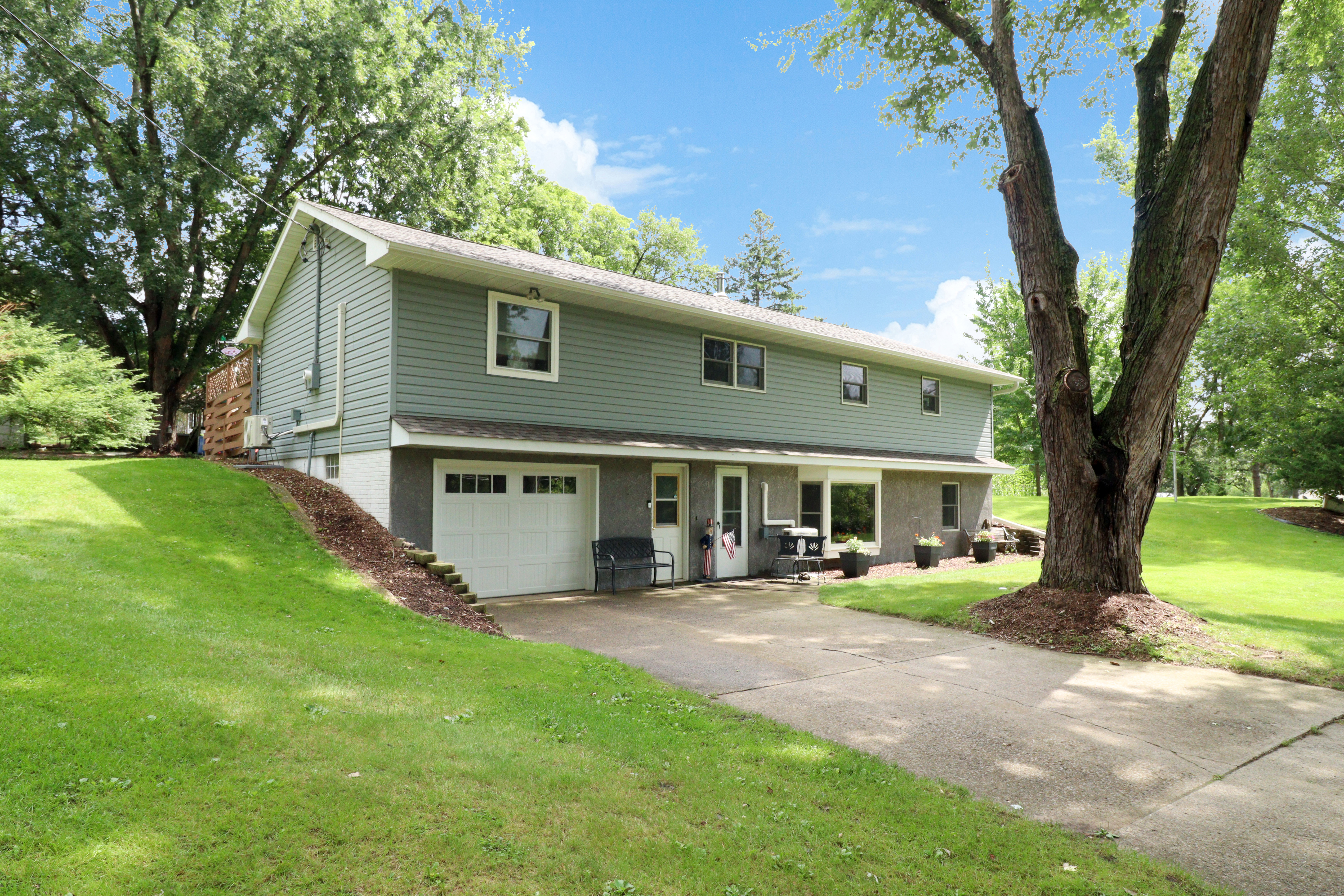 15806 Old Lake Rd 15806 Old Lake Rd